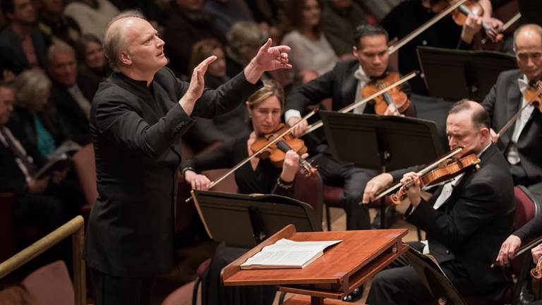 Noseda conducting the National Symphony Orchestra at the Kennedy Center